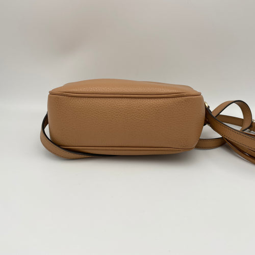 Soho Small Crossbody bag in Calfskin, Light Gold Hardware