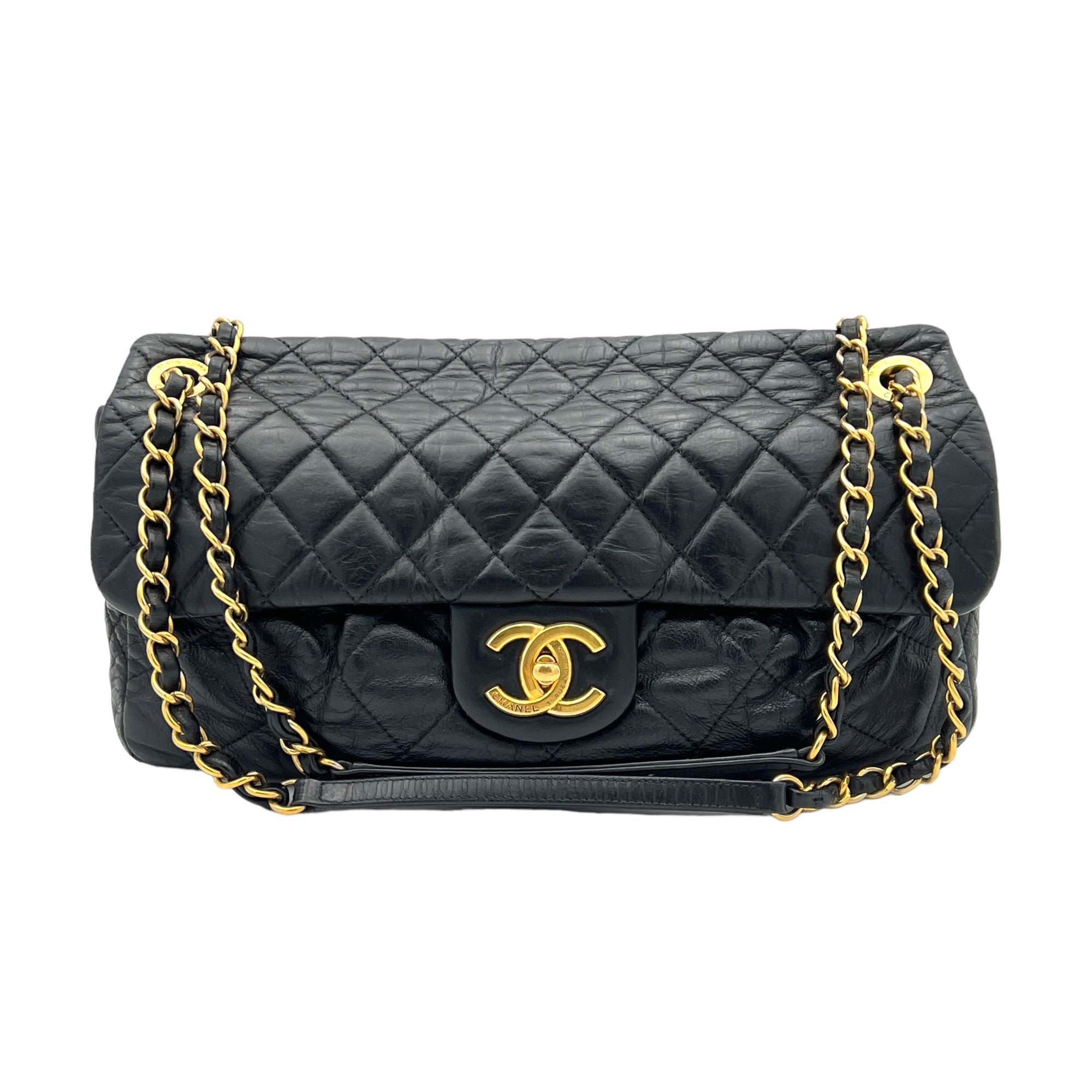 Quilted Flap Bag Black Shoulder Bag in Lambskin, Gold hardware