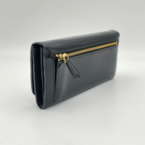 Logo Plaque Flap Long Black Wallet in Patent Leather, Gold hardware