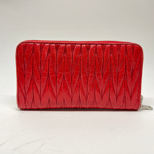 Matelasse Red Wallet in Goat Leather, Silver hardware