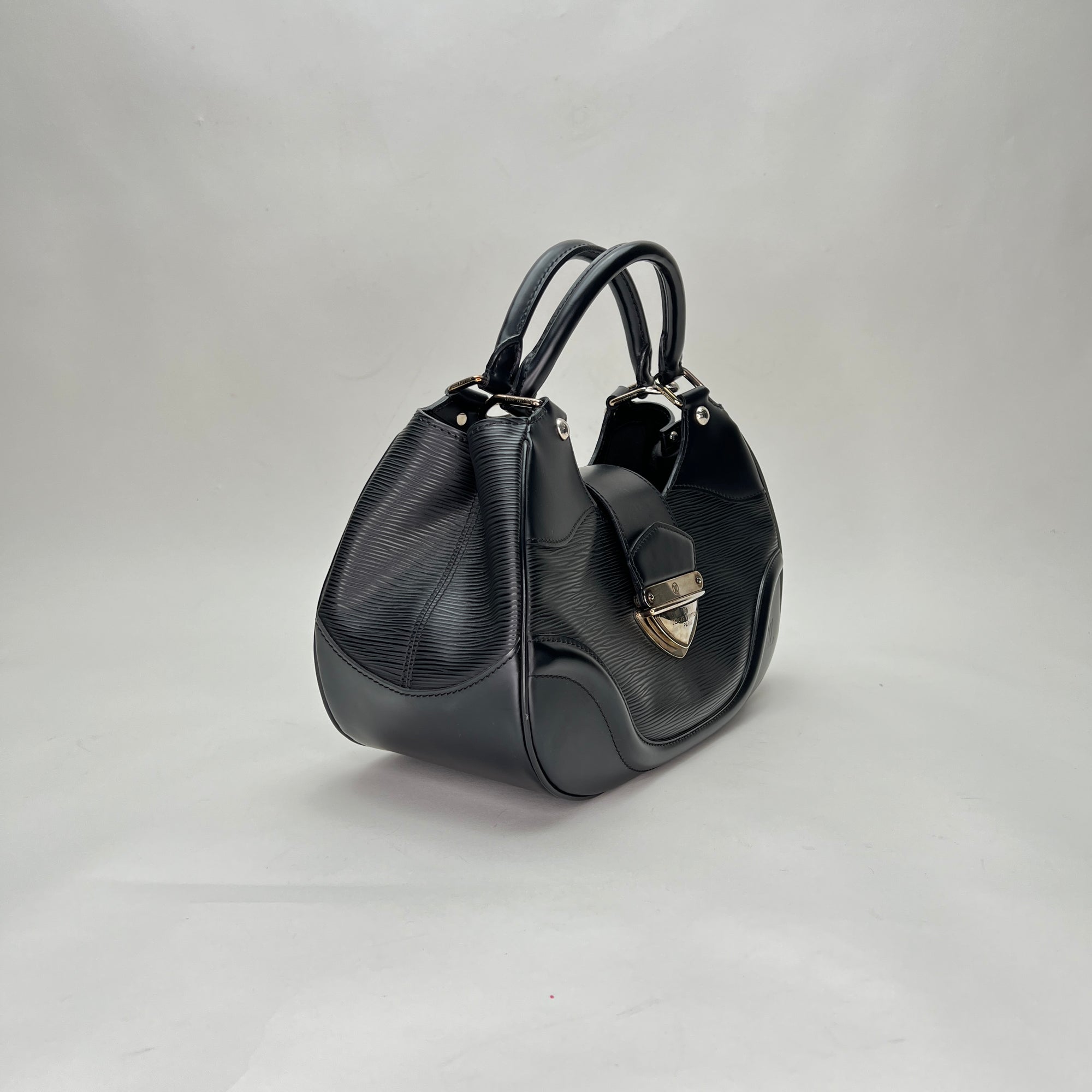 Sac Montaigne Black Top Handle Bag in Epi Leather, Silver hardware