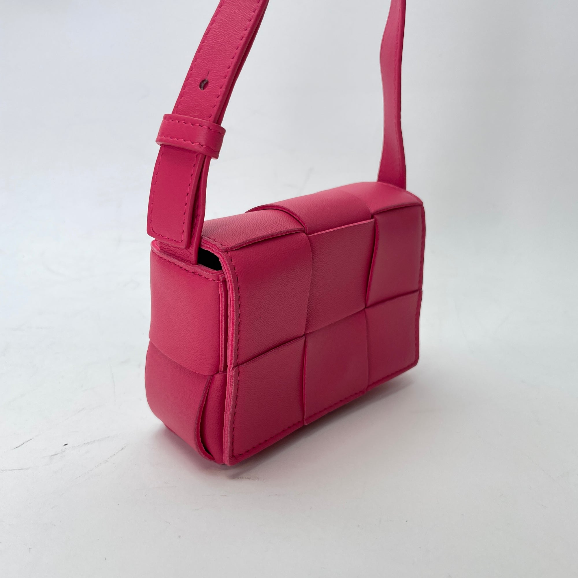 Cassette Candy Crossbody bag in Lambskin, Silver Hardware