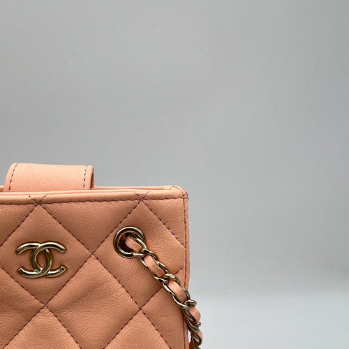 Quilted CC Mini Coral Crossbody Bag in Lambskin, Light Gold hardware