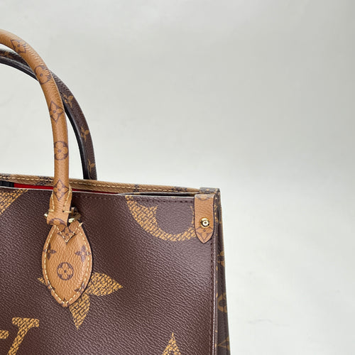 OnTheGo MM Brown Top Handle Bag in Monogram Coated Canvas, Gold hardware