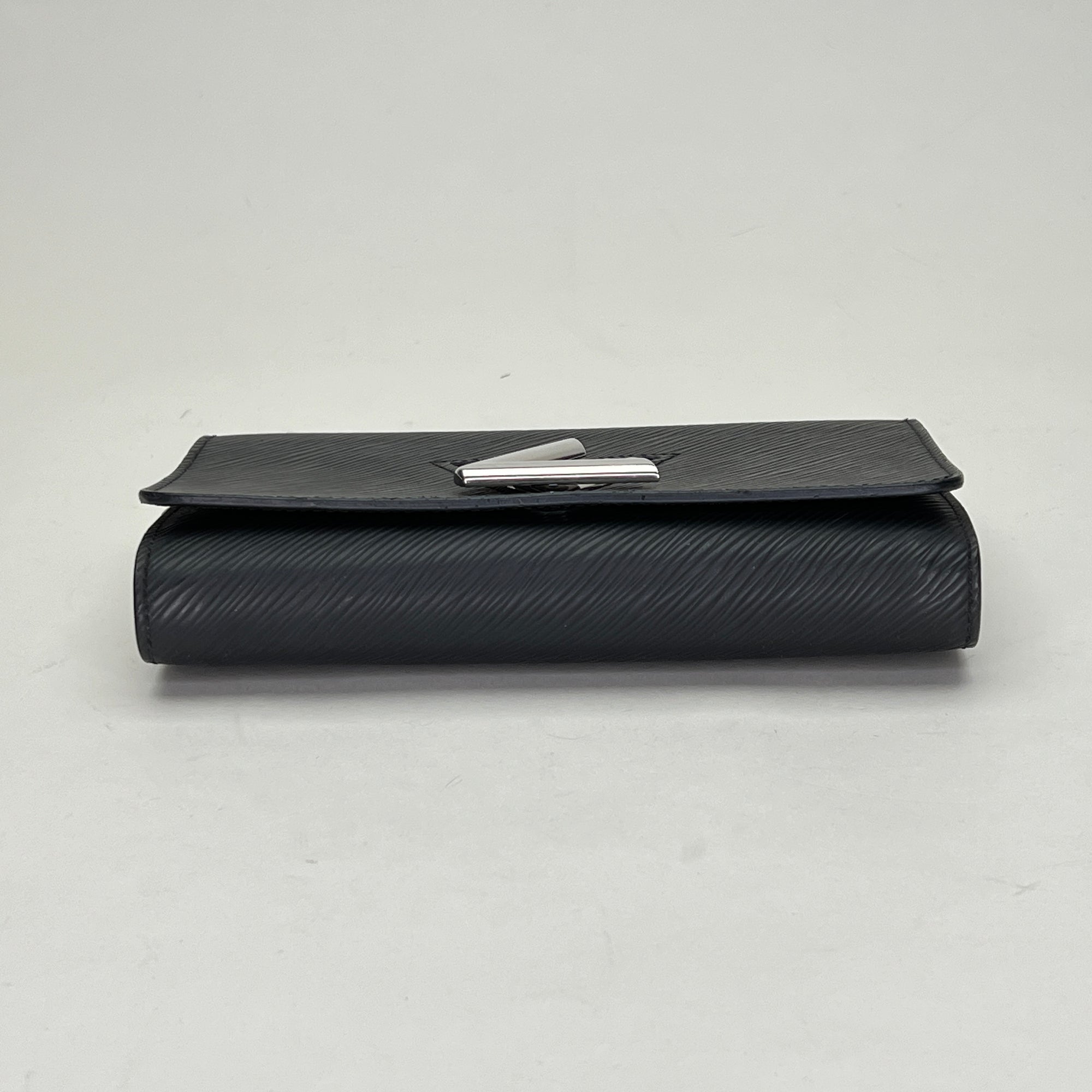 Twist Black Wallet on Chain in Epi Leather, Silver hardware