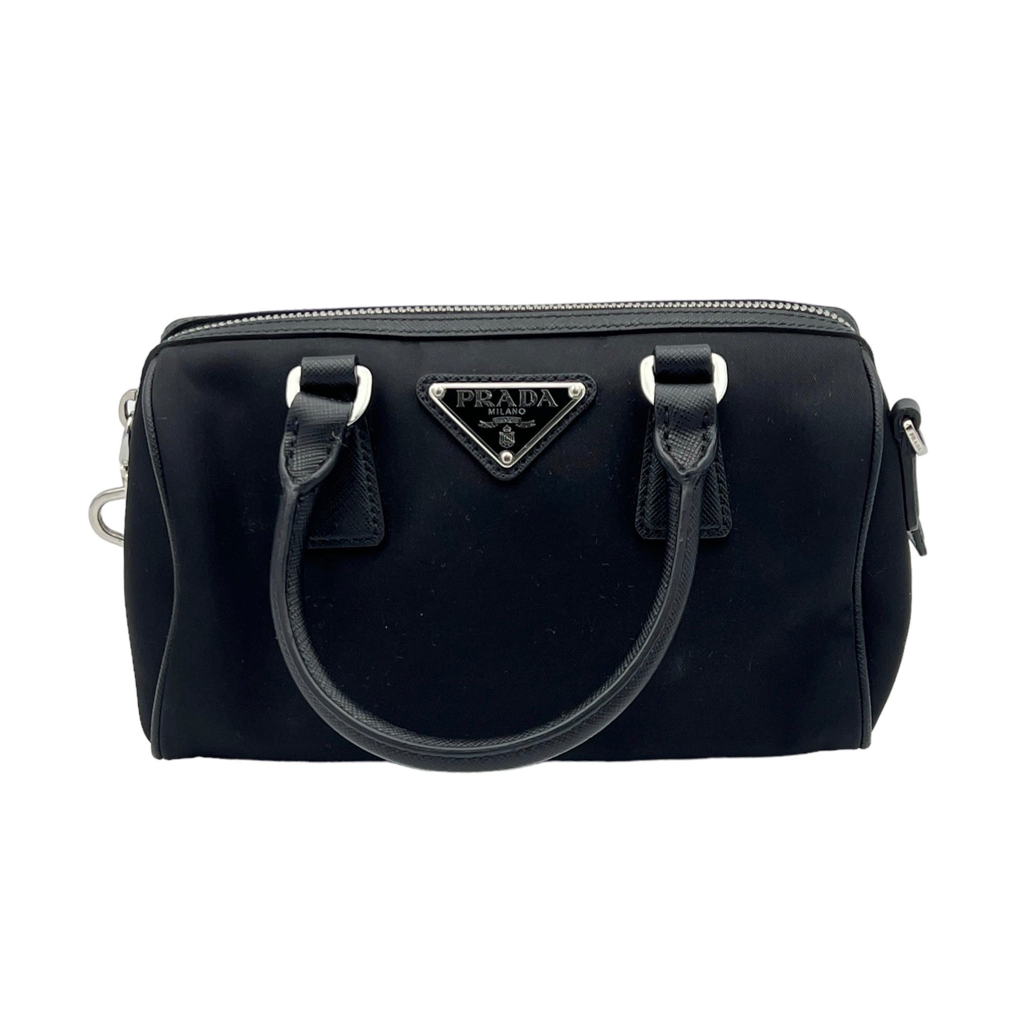 Re-Edition 2005 Top Handle Bag Black Top Handle Bag in Nylon, Silver hardware