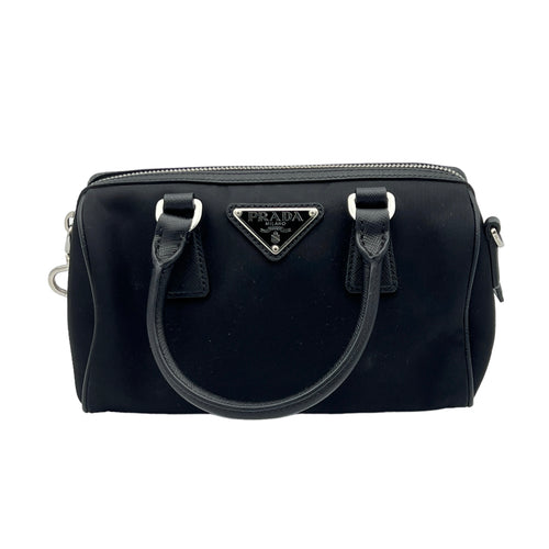 Re-Edition 2005 Top Handle Bag Black Top Handle Bag in Nylon, Silver hardware