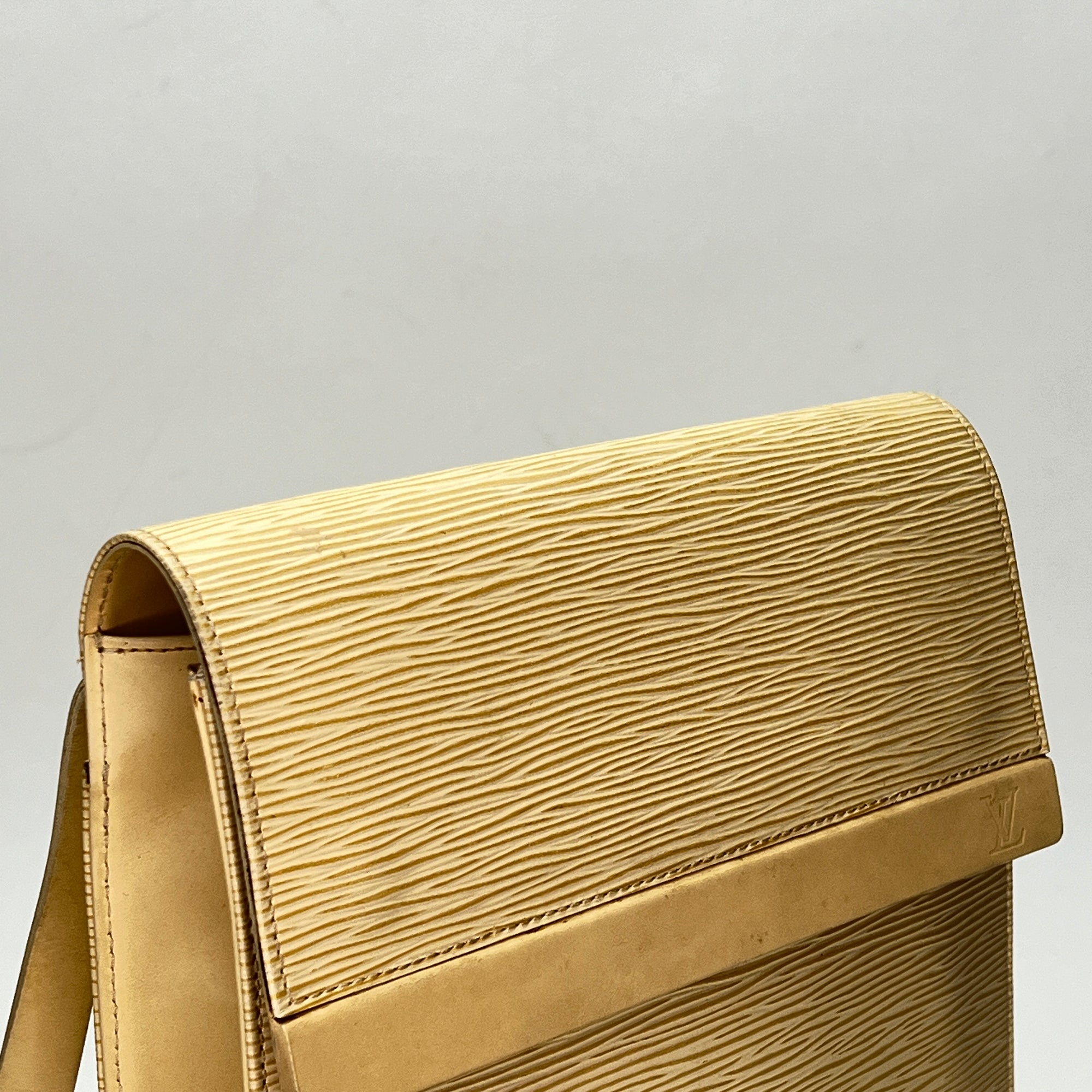 Ramatuelle Yellow Shoulder Bag in Epi Leather, Gold hardware