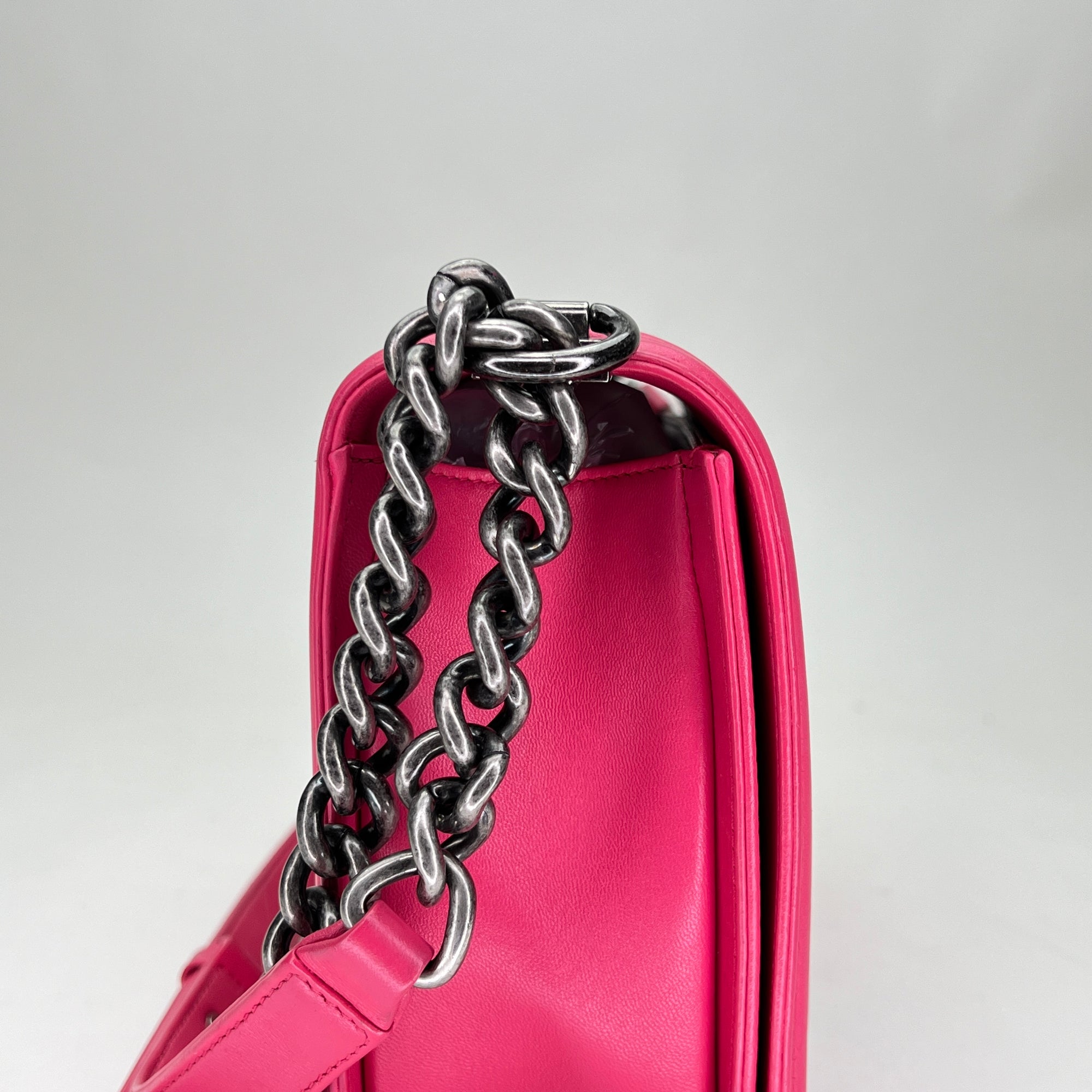 Boy Large Pink Shoulder Bag in Calfskin, Ruthenium hardware