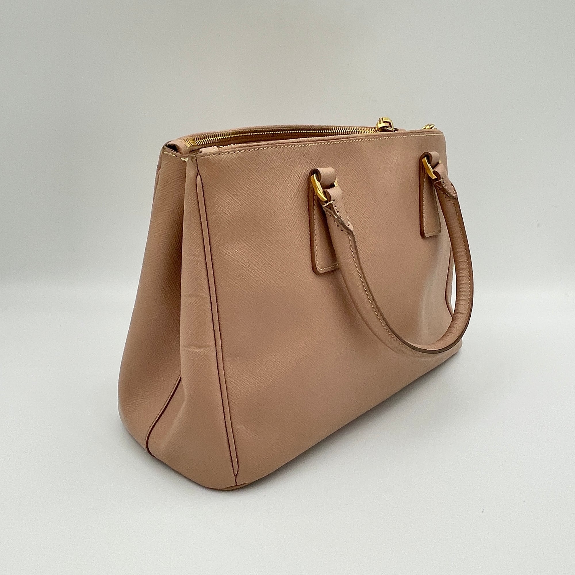 Galleria Medium Pink Top Handle Bag in Calfskin, Gold hardware