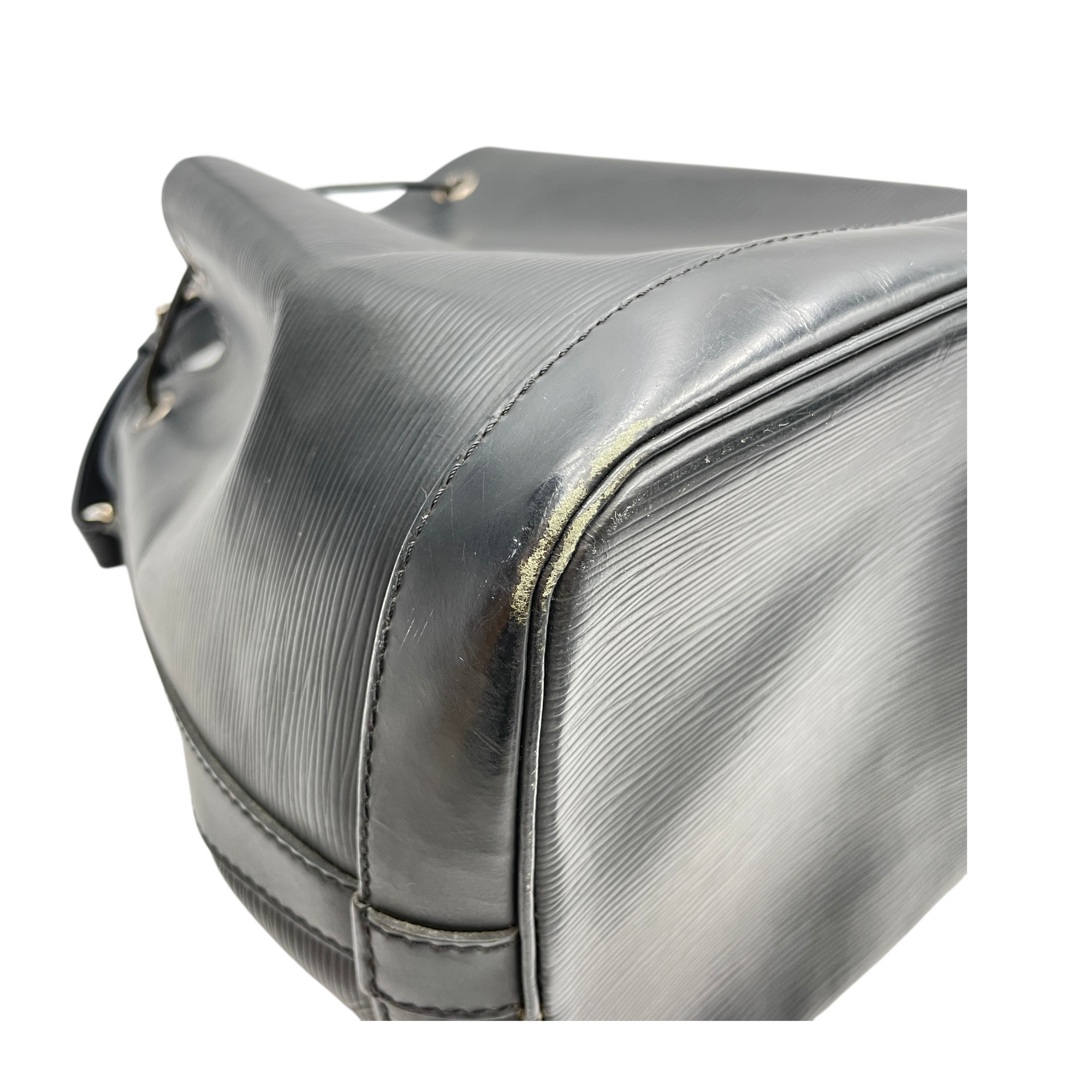 Petite Noe Black Shoulder Bag in Epi Leather, Silver hardware