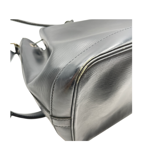 Petite Noe Black Shoulder Bag in Epi Leather, Silver hardware
